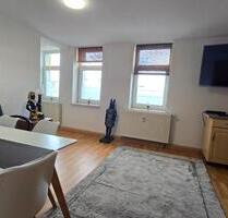 Möblierte 1-Raum-Whg in ruhiger Lage | bis 31.12.2025 mietfrei - Oelsnitz (Vogtland)