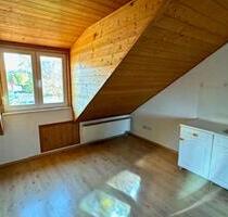 2-Zimmer-Dachgeschosswohnung mit Einbauküche in Schweinfurt