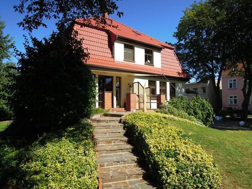 Foto - Einfamilienhaus,Villa,mit Praxis,-Büroräumen o. Einliegerwohnung