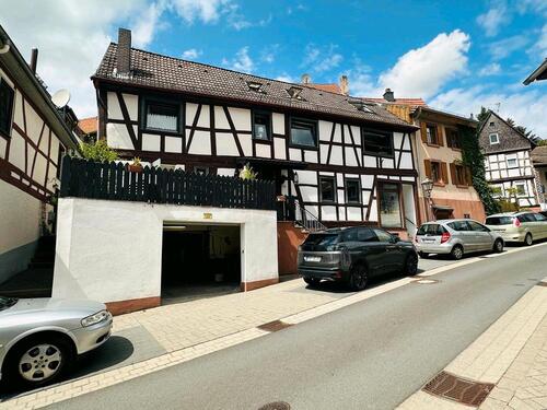 Foto - Großes Fachwerkhaus Ohne Denkmalschutz Mit 3 Einheiten