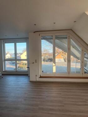 Foto - Schöne, helle 3,5 - Zimmer Wohnung mit großer Terasse