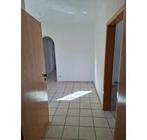 Zweizimmer-Wohnung mit Küche und Bad und großem Balkon - Fernwald