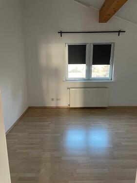 Foto - 3 Zimmer Dachgeschoßwohnung zur Miete in Schiffweiler