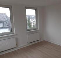 Helle 2,5 Zimmer DG Wohnung in Köln Dellbrück zu vermieten