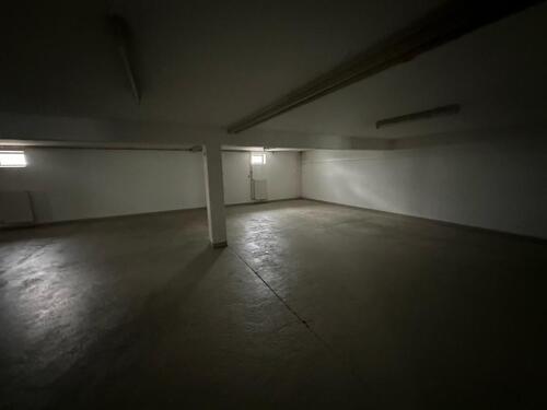 Foto - Große befahrbare Fläche Gewerbefläche 500m2 Garagen