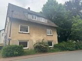 Foto - Drei-Familien-Haus renovierungsbedürftig, aber bewohnbar