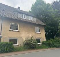 Drei-Familien-Haus renovierungsbedürftig, aber bewohnbar - Diemelstadt