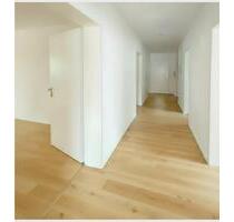 Erstbezug nach Renovierung! 4-Zimmer-ETW inkl. Garage und Küche - Würzburg Lindleinsmühle