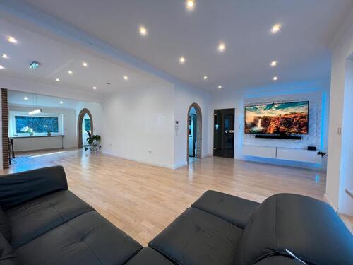 Foto - Großzügiges, hochwertig modernisiertes Einfamilienhaus mit Winter