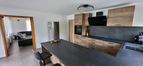 Foto - Großzügige, möblierte 133 m² Wohnung mit Balkon, Garten u. Garage