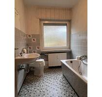 *** In Renovierung *** 3 Zi, KDB + Balkon in Bestwig