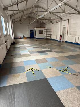 Foto - Halle Lagerfläche ca. 150qm - 1.900,00 EUR Kaltmiete, ca.  150,00 m²