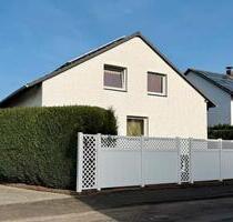 Ein- Zweifamilienhaus mit PV-Anlage und Fernblick - Beverungen