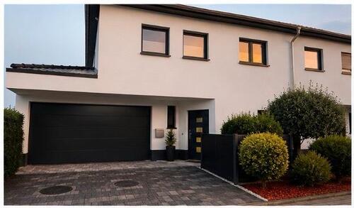 Foto - Exklusive Doppelhaushälfte mit Pool, Sauna & Aufzug in Grünstadt