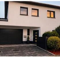 Exklusive Doppelhaushälfte mit Pool, Sauna & Aufzug in Grünstadt
