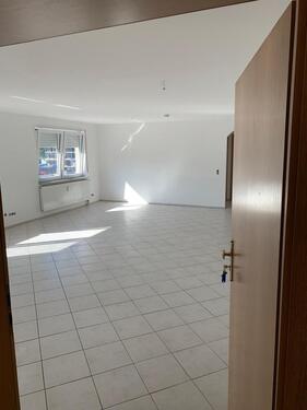 Foto - Helle und große 2-Zimmerwohung mit offener Küche zu vermieten!