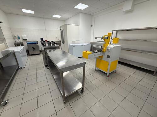 Foto - Produktionsküche mit Kühl- und Tiefkühlzelle