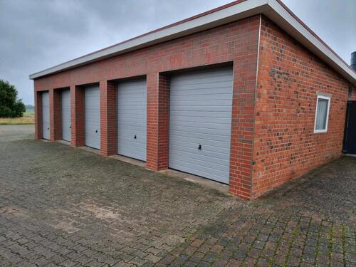 Foto - Geräumige Garage Lagerhalle - 300,00 EUR Miete,