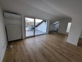 Foto - Dachgeschossapartment 1 Zimmer - 450,00 EUR Kaltmiete, ca.  34,00 m²