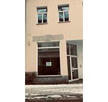 Ladengeschäft zu vermieten - 225,00&nbsp;EUR Kaltmiete, ca.&nbsp; 6,80&nbsp;m&sup2; in Schneeberg (PLZ: 08289)