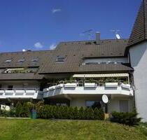 HIER KOMMT MAN GERN HEIM! 3 Zimmer-Wohnung mit Balkon und Garage - Elxleben