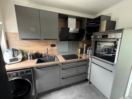 Foto - Frisch renovierte 2,5-Zimmer-Wohnung mit hochwertiger Einbauküche