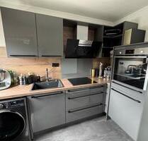 Frisch renovierte 2,5-Zimmer-Wohnung mit hochwertiger Einbauküche - Troisdorf