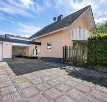 Einfamilienhaus 5,5zi 175qm möbliert mit umz. + Garten + Terrasse - Schleiden