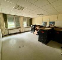 Lager mit Büroflächen Karlshof - 1.800,00&nbsp;EUR Kaltmiete, ca.&nbsp; 4,93&nbsp;m&sup2; in Lübeck (PLZ: 23568) Sankt Gertrud