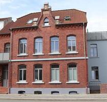 Altbau-Wohnung im Herzen von Lage