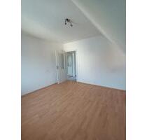 Schöne DG- Wohnung in Oberhausen Alstaden