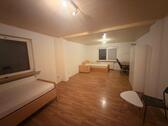Foto - Zimmer Room - 650,00&nbsp;EUR Kaltmiete, ca.&nbsp; 160,00&nbsp;m&sup2;