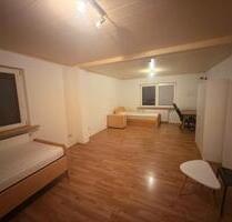 Zimmer Room - 650,00&nbsp;EUR Kaltmiete, ca.&nbsp; 160,00&nbsp;m&sup2; in Hamburg (PLZ: 21035) Billwerder