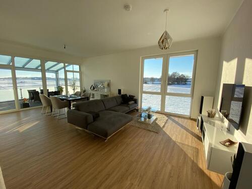 Foto - Lichtdurchflutete 4-Zimmer-Wohnung mit großem überdachtem Balkon