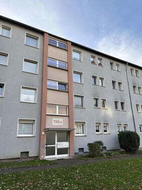 Foto - Bei VIVAWEST die Sonnenstrahlen auf dem eigenen Balkon genießen.