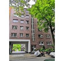 2-Zimmer Whg. renoviert mit gr. Balkon (courtagefrei von privat) - Hamburg Winterhude