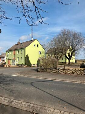 Foto - 2 Mehrfamilienhäuser + Nebengebäude
