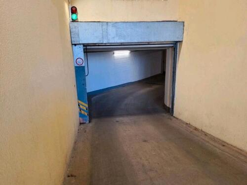 Foto - Tiefgaragenstellplatz Tiefgarage Stellplatz Parkplatz ab sofort
