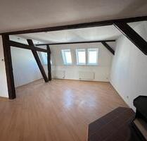Wunderschöne Dachgeschosswohnung mit Einbauküche und Balkon - Halle (Saale) Damaschkestraße
