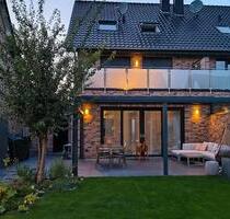 Neuwertige DHH (2017) mit Luxusausstattung, Sauna, Top-Lage - Neuss Allerheiligen