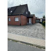 Modernisiertes DHH mit Wintergarten, großem Garten - Marl