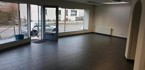 Foto - Ladenlokal zu Vermieten - 1.300,00 EUR Kaltmiete,