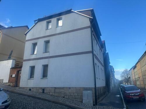 Foto - ein gepflegtes Mehrfamilienhaus mit 3 Wohneinheiten