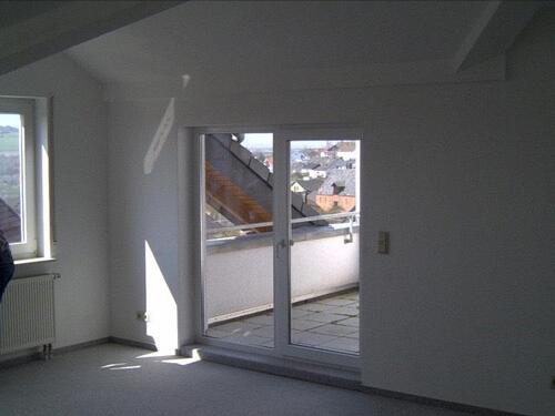 Foto - Attraktive Eigentumswohnung mit Loggia und zwei Stellplätzen von