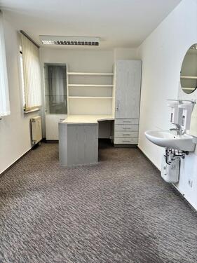Foto - BüroPraxen - 1.585,00&nbsp;EUR Kaltmiete, ca.&nbsp; 7,90&nbsp;m&sup2;