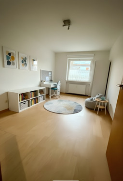 Foto - Großzügige 3-Zimmer-Wohnung im Hochparterre mit Balkon