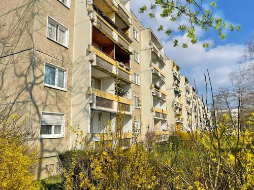 Foto - Erstbezug nach Sanierung! Sonnige 3-Zi.-WE mit Blk. in Halle Süd