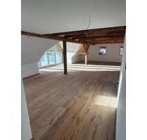 2 Zimmer Dachgeschoss Wohung - 1.200,00&nbsp;EUR Kaltmiete, ca.&nbsp; 106,00&nbsp;m&sup2; in Neustadt an der Aisch (PLZ: 91413)