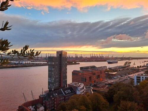 Foto - Wohnen über dem Hafen: 1-Zimmer-Apartment mit Panoramablick im 20. Stock des Gorch-Gock-Hauses