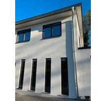 Büroräume mit Show Room Halle - 2.060,00&nbsp;EUR Kaltmiete, ca.&nbsp; 9,00&nbsp;m&sup2; in Haag an der Amper (PLZ: 85410) Inkofen